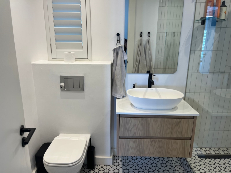 To Let 2 Bedroom Property for Rent in Fresnaye Western Cape